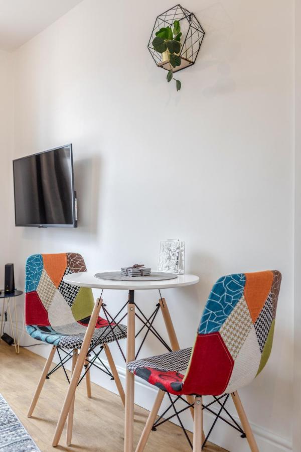 Modern Cosy London Flat By Damask Homes Ilford Exterior foto
