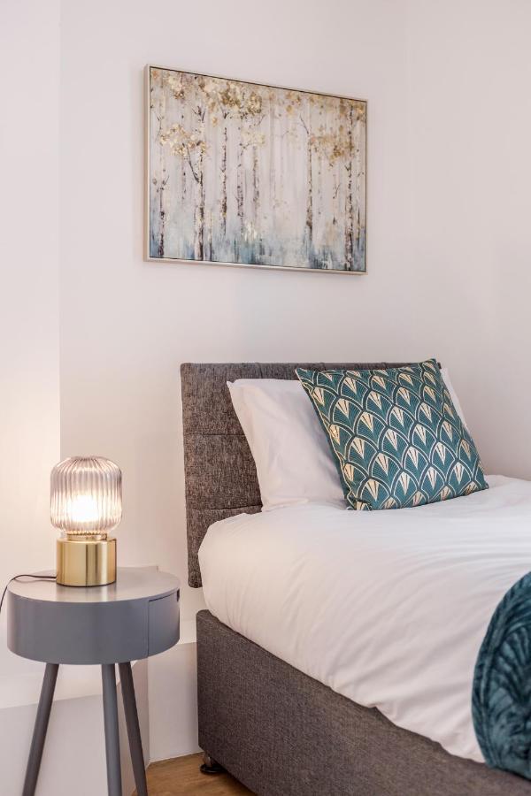 Modern Cosy London Flat By Damask Homes Ilford Exterior foto